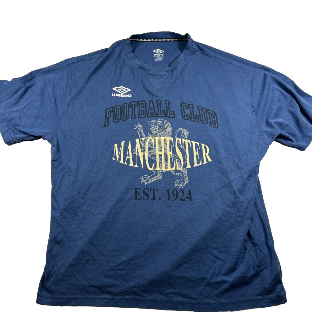 Umbro Manchester Football Club Graphic T-Shirt Mens Medium Blue Retro Sports Tee